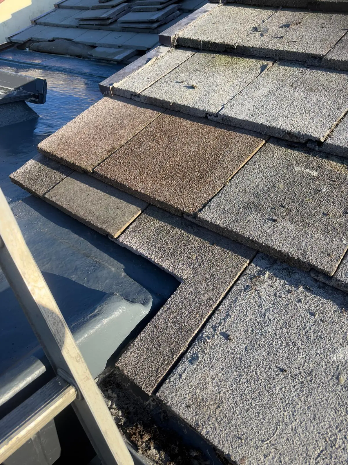 Roof tile repair and replacement work